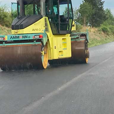 cestny vibracny valec ammann av95-2 prace na ceste