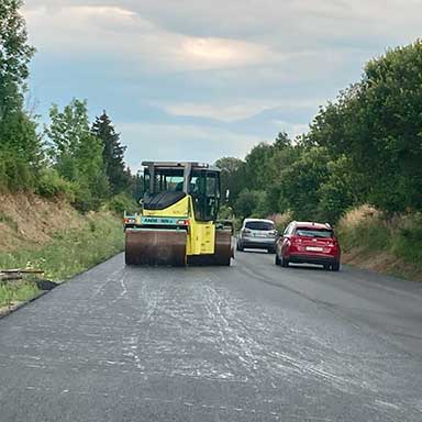 cestny vibracny valec ammann av95-2 prace na ceste